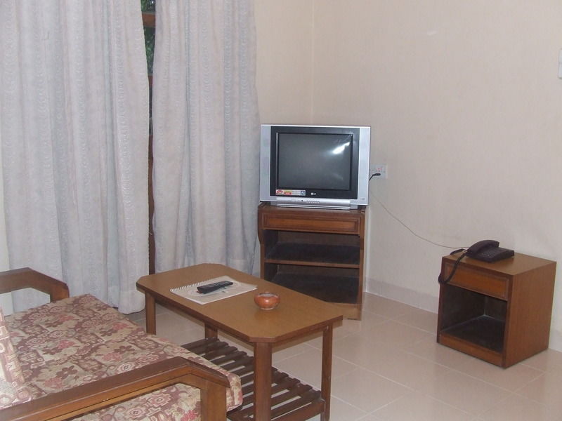 Highland Village Beach Resort Candolim Exterior photo